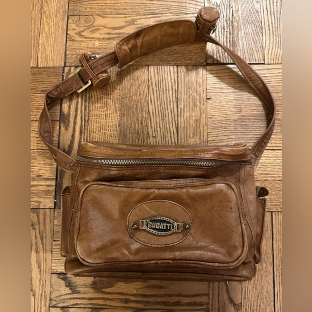 Amazing vintage leather Bugatti camera bag